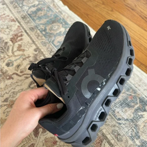 On Running Black Athletic Shoes Women’s - Picture 1 of 10